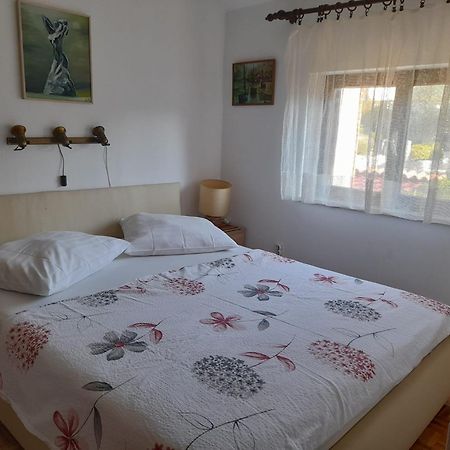 Apartments Mirjana Novi Vinodolski Cameră foto